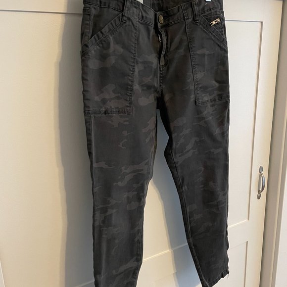 Kut From The Kloth Camo Skinny Jeans - Size 10 - Picture 4 of 4